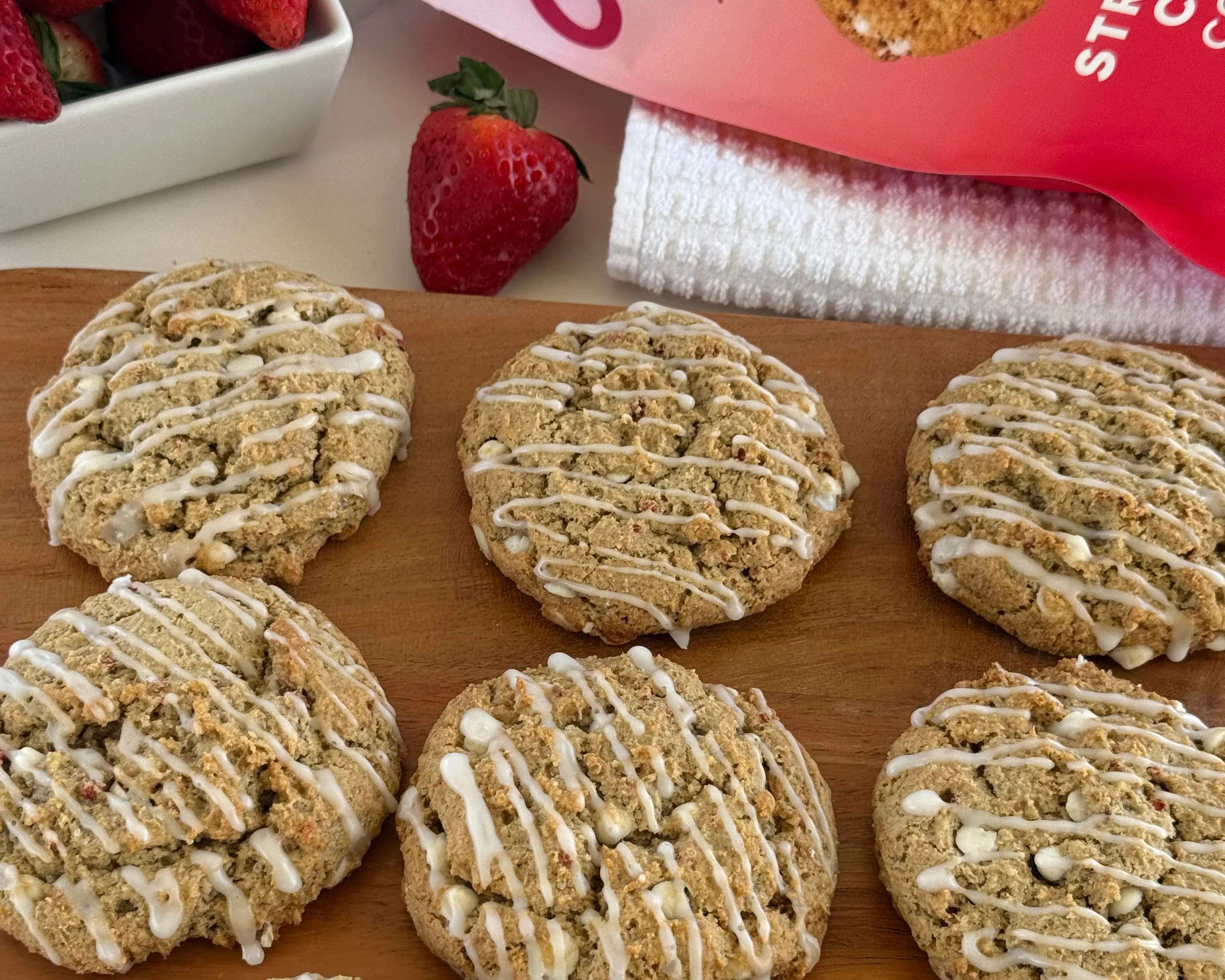 Strawberry Crumble Cookie Mix (4-pack) - Image 3